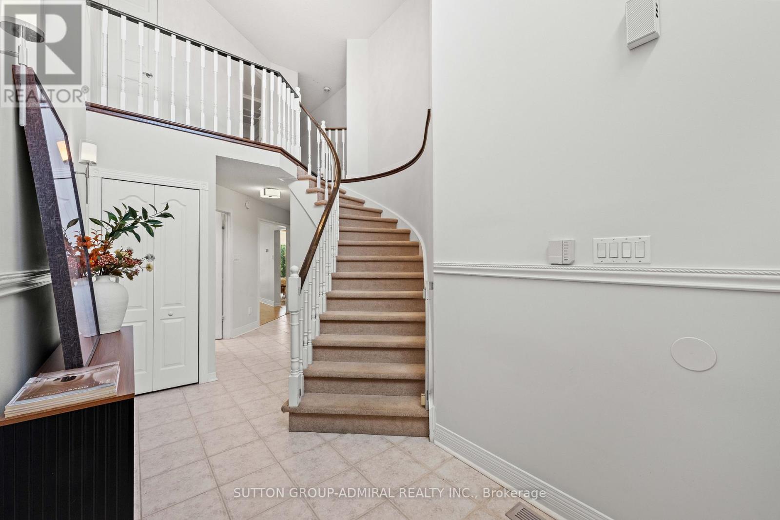27 Ramblewood Lane, Vaughan, Ontario  L4J 6R8 - Photo 5 - N13143222