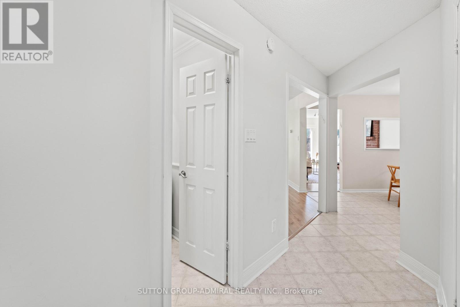 27 Ramblewood Lane, Vaughan, Ontario  L4J 6R8 - Photo 6 - N13143222