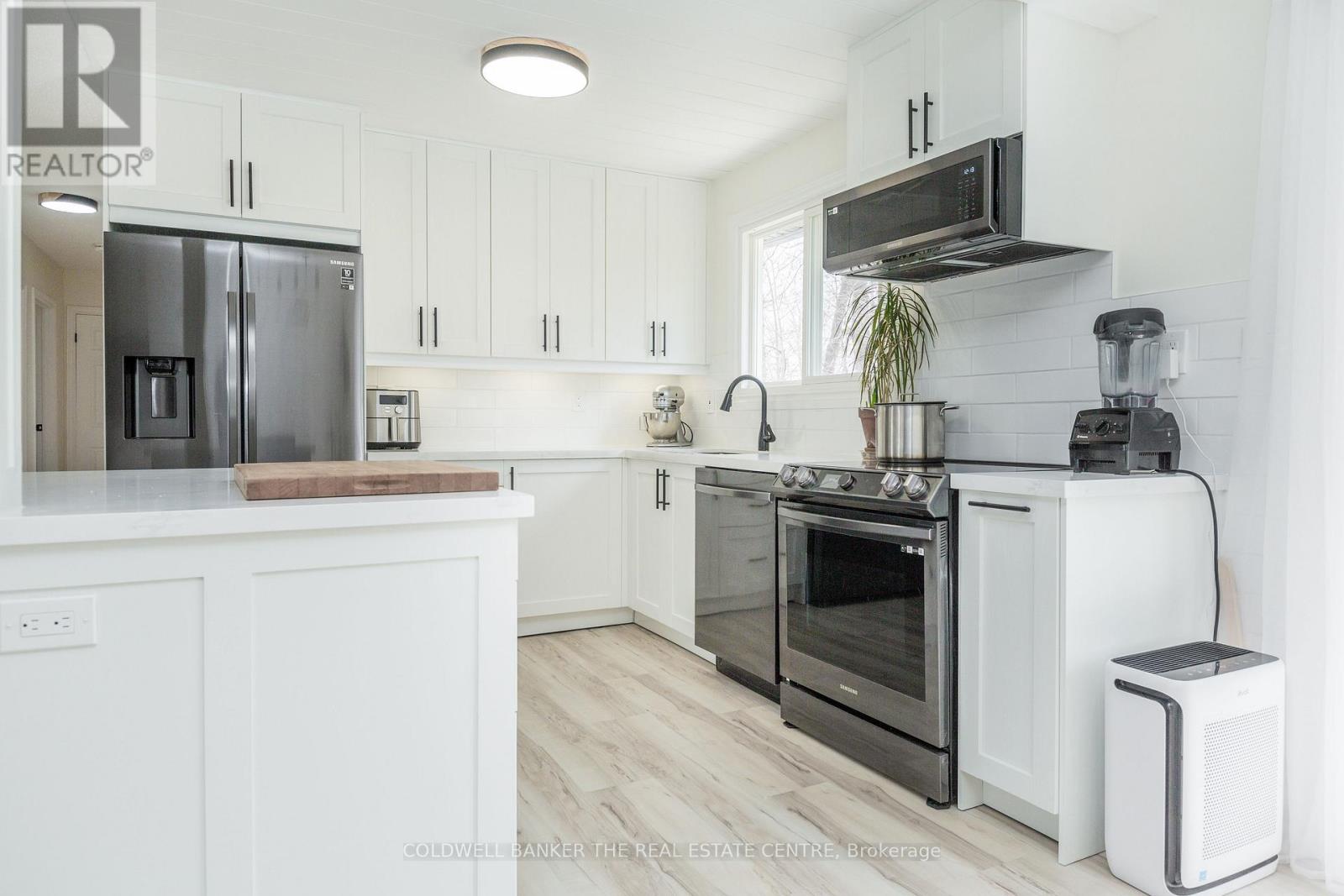 461 Alberta Street, Tay (Port Mcnicoll), Ontario  L0K 1R0 - Photo 6 - S13143154