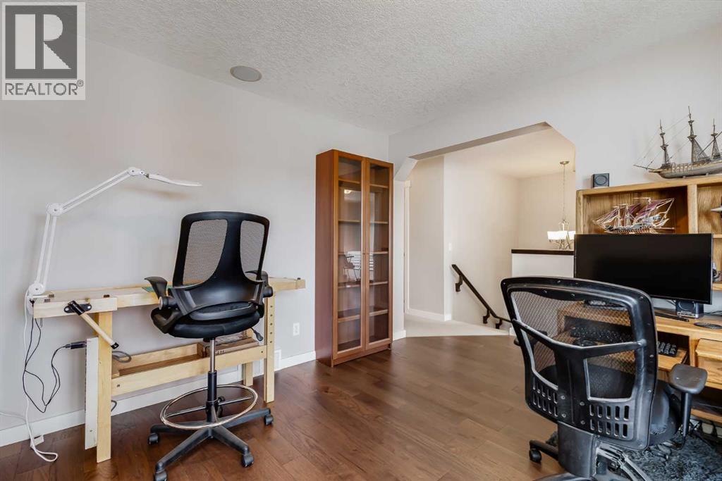 2 Elgin Meadows Green SE, Calgary, Alberta  T2Z 0L8 - Photo 19 - A2303639