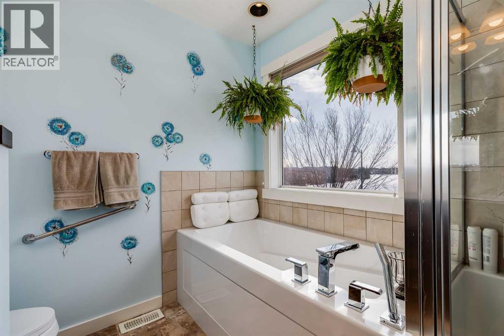 2 Elgin Meadows Green SE, Calgary, Alberta  T2Z 0L8 - Photo 28 - A2303639