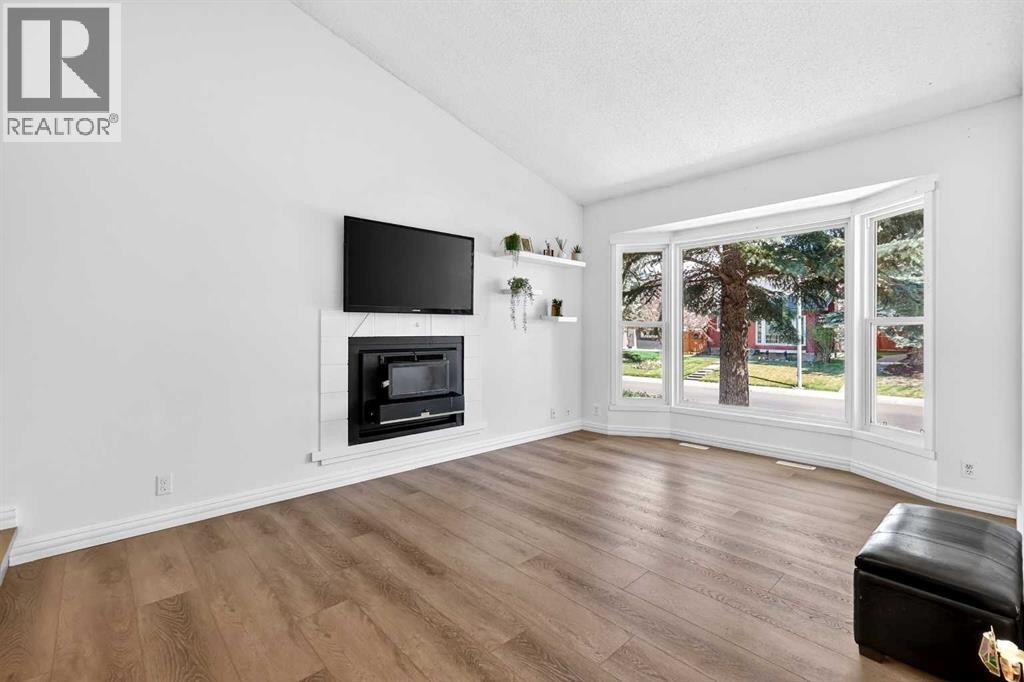 236 Mckerrell Way Se, Calgary, Alberta  T2Z 1N8 - Photo 2 - A2309398
