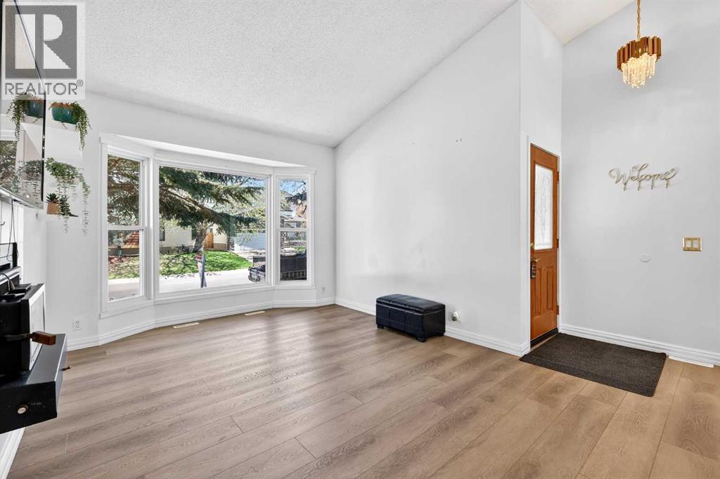 236 Mckerrell Way Se, Calgary, Alberta  T2Z 1N8 - Photo 6 - A2309398