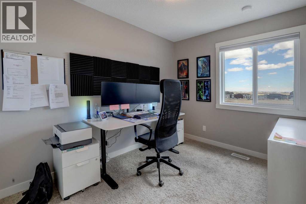 760 Livingston Hill NE, Calgary, Alberta  T3P 1K4 - Photo 19 - A2310522