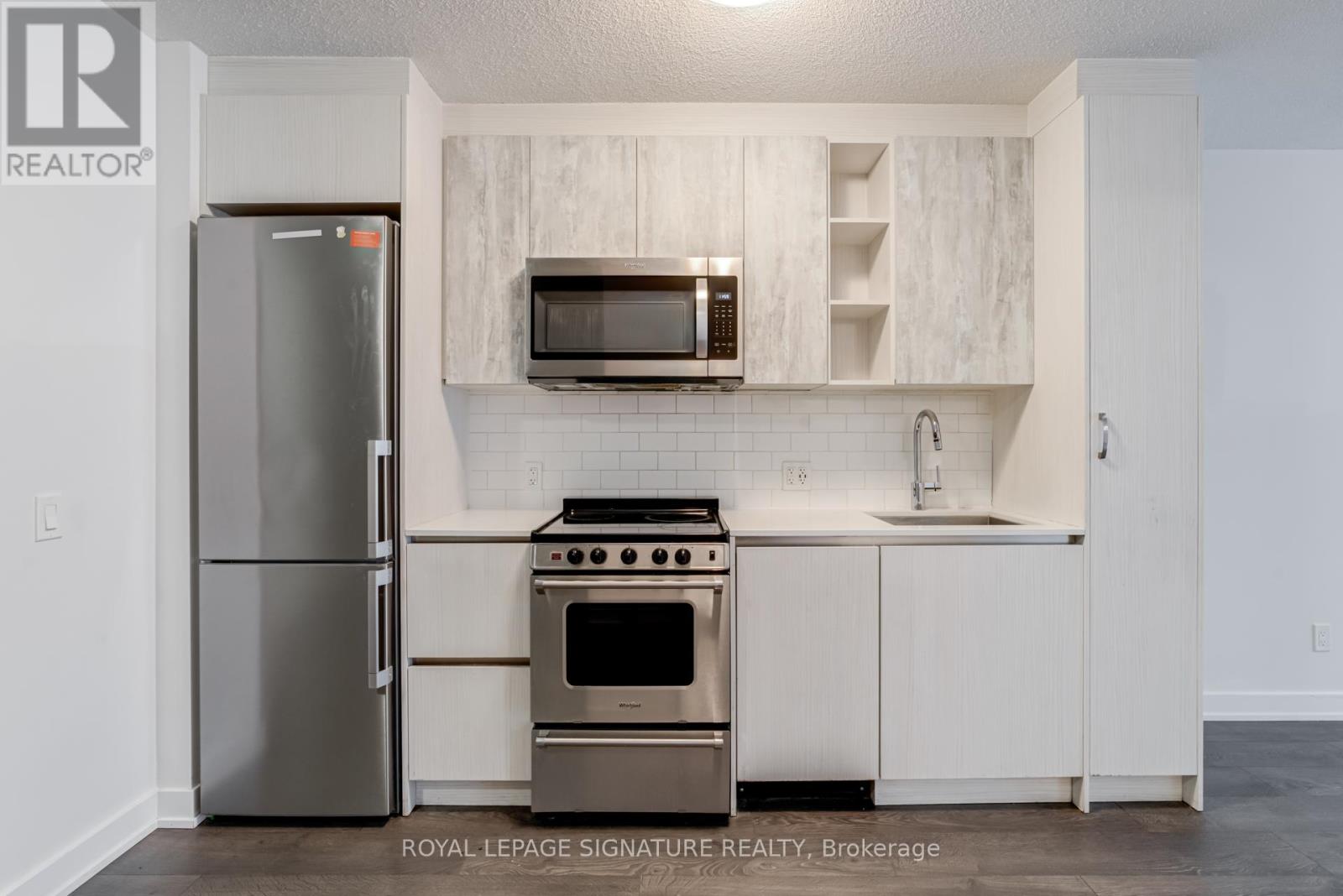 202 - 251 Manitoba Street, Toronto, Ontario  M8Y 0B3 - Photo 4 - W13142778