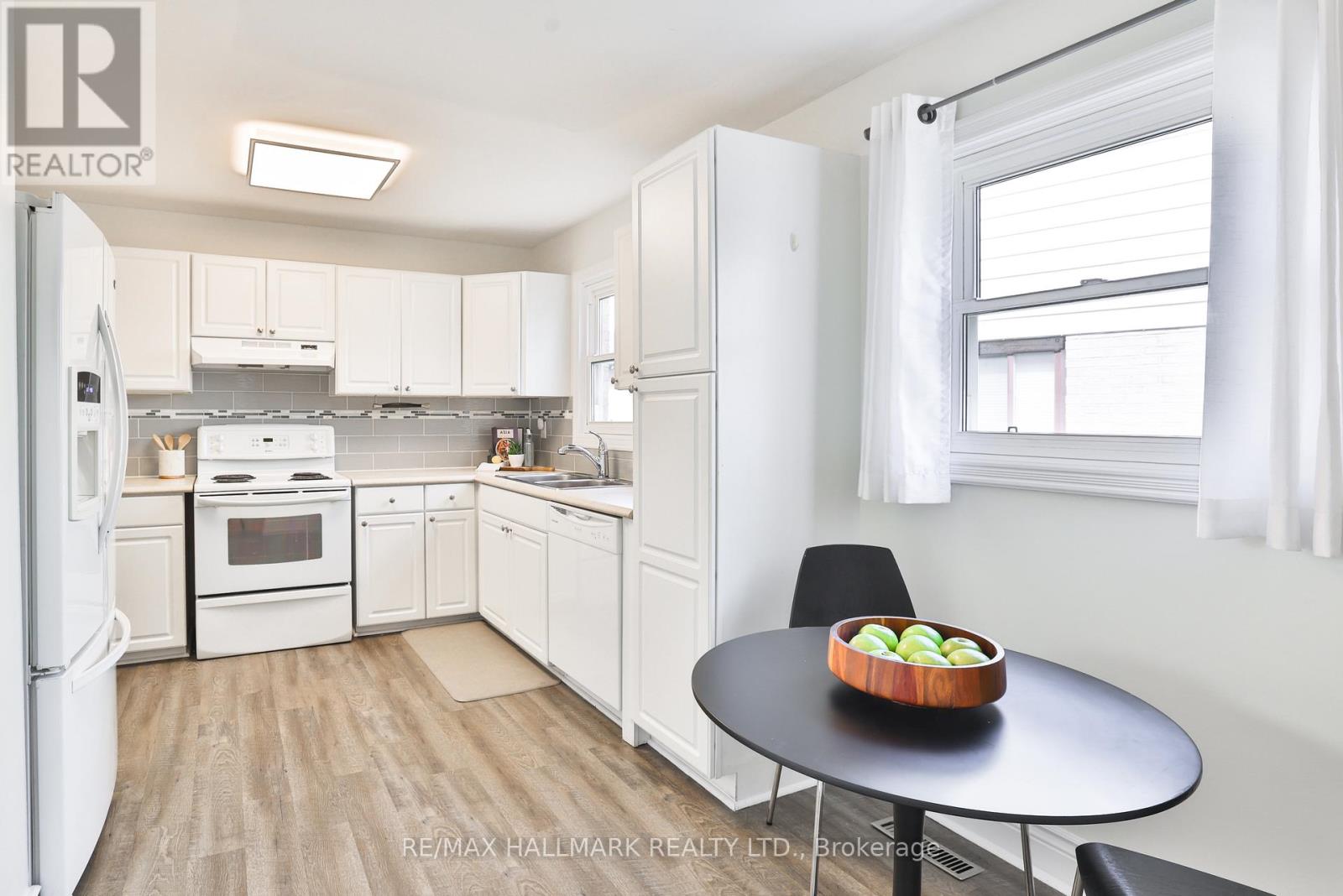 192 Martindale Crescent, Brampton (Brampton West), Ontario  L6X 2V2 - Photo 9 - W13142786