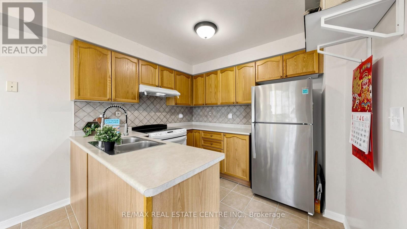 80 Sweetwood Circle, Brampton (Fletcher's Meadow), Ontario  L7A 2S1 - Photo 11 - W13142792
