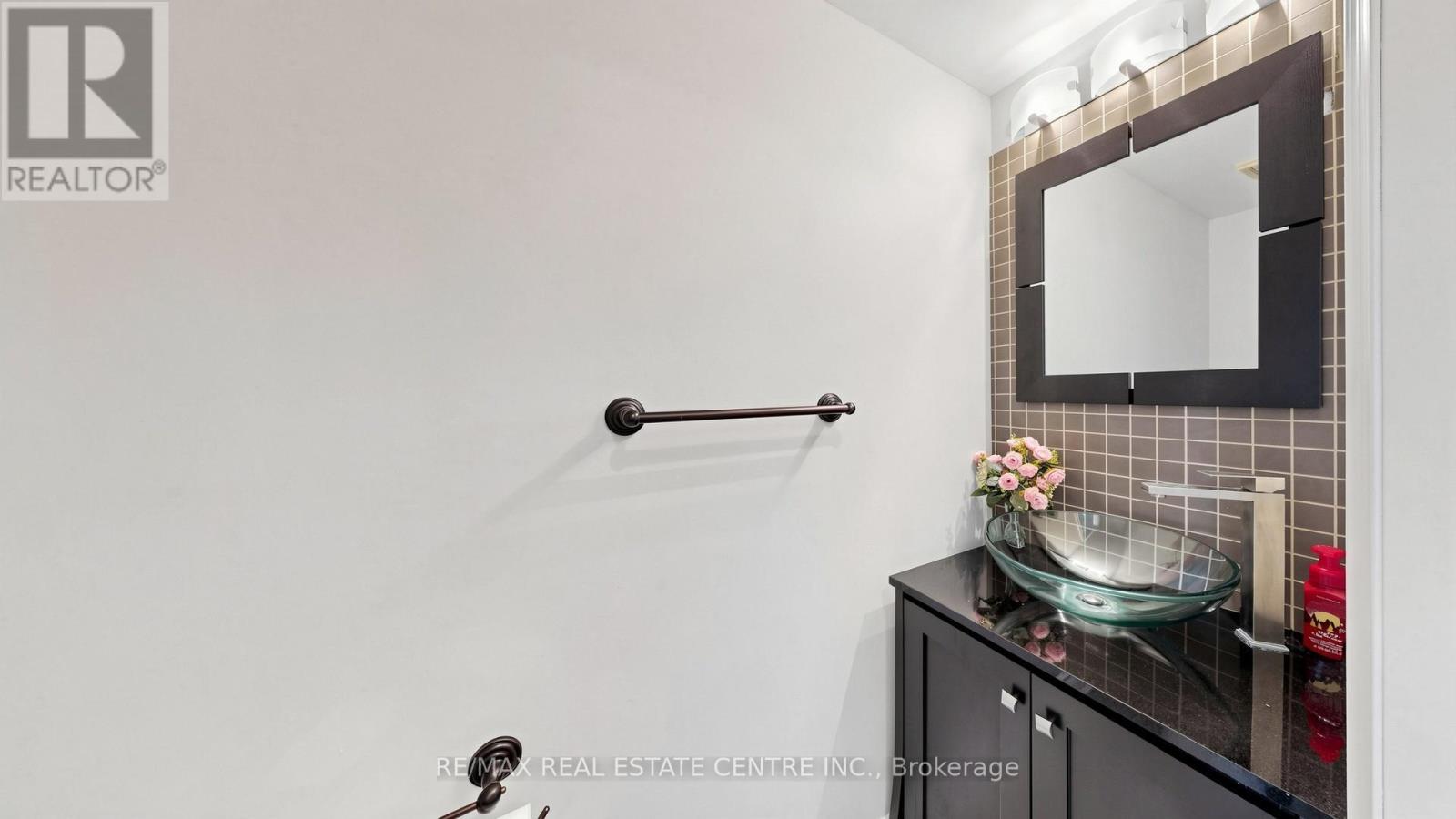 80 Sweetwood Circle, Brampton (Fletcher's Meadow), Ontario  L7A 2S1 - Photo 15 - W13142792