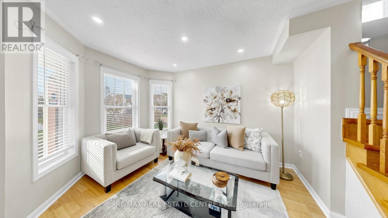 80 Sweetwood Circle, Brampton (Fletcher's Meadow), Ontario  L7A 2S1 - Photo 3 - W13142792