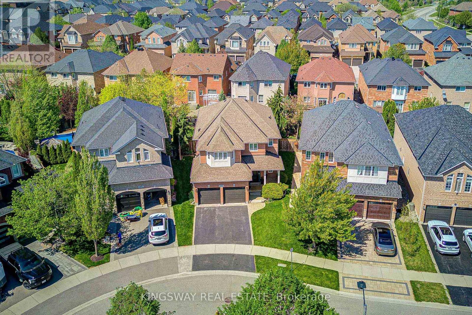 2083 Willhaven Trail, Oakville, Ontario  L6M 5G3 - Photo 1 - W13142820
