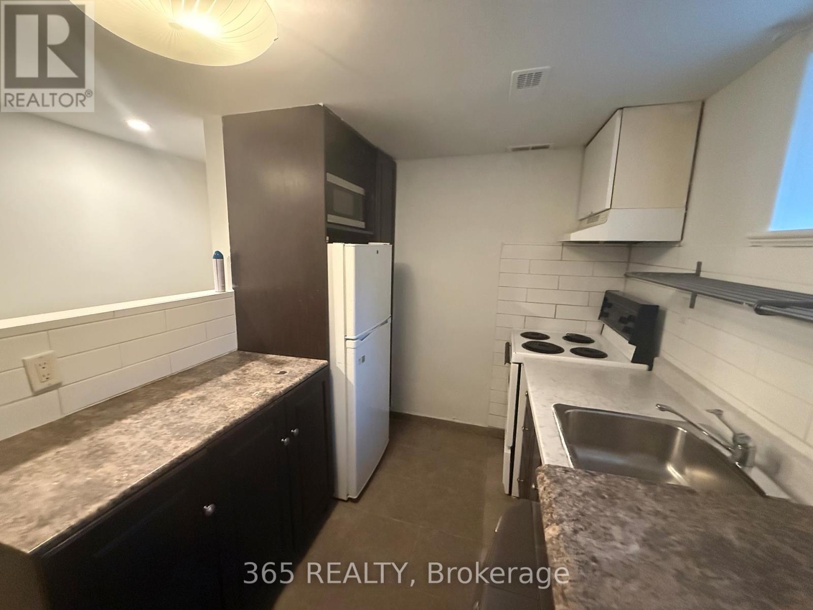 Bsmt - 202 Renforth Drive, Toronto, Ontario  M9C 2K7 - Photo 6 - W13142836
