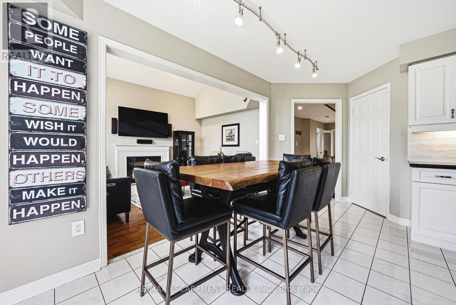 2162 Country Club Drive, Burlington, Ontario L7M 4B1 - Photo 20 - W13142844