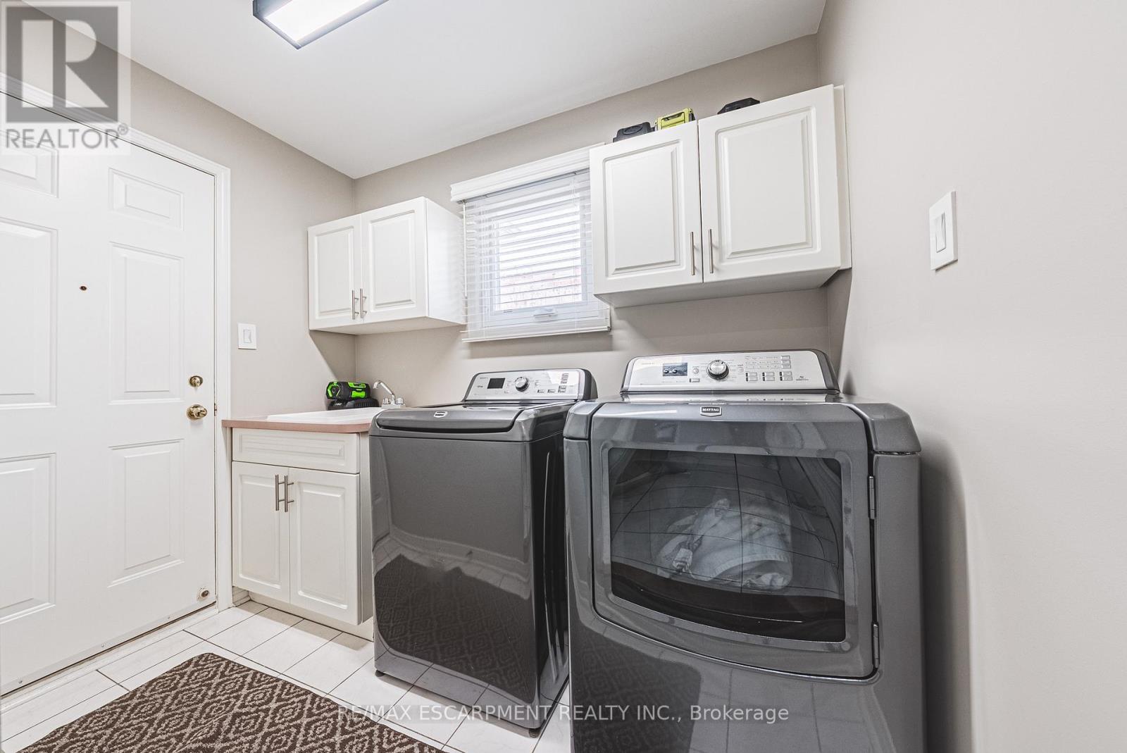 2162 Country Club Drive, Burlington, Ontario L7M 4B1 - Photo 22 - W13142844