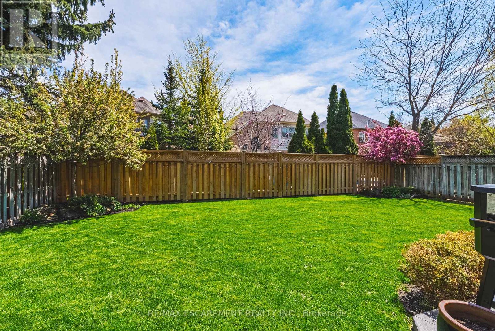2162 Country Club Drive, Burlington, Ontario L7M 4B1 - Photo 47 - W13142844