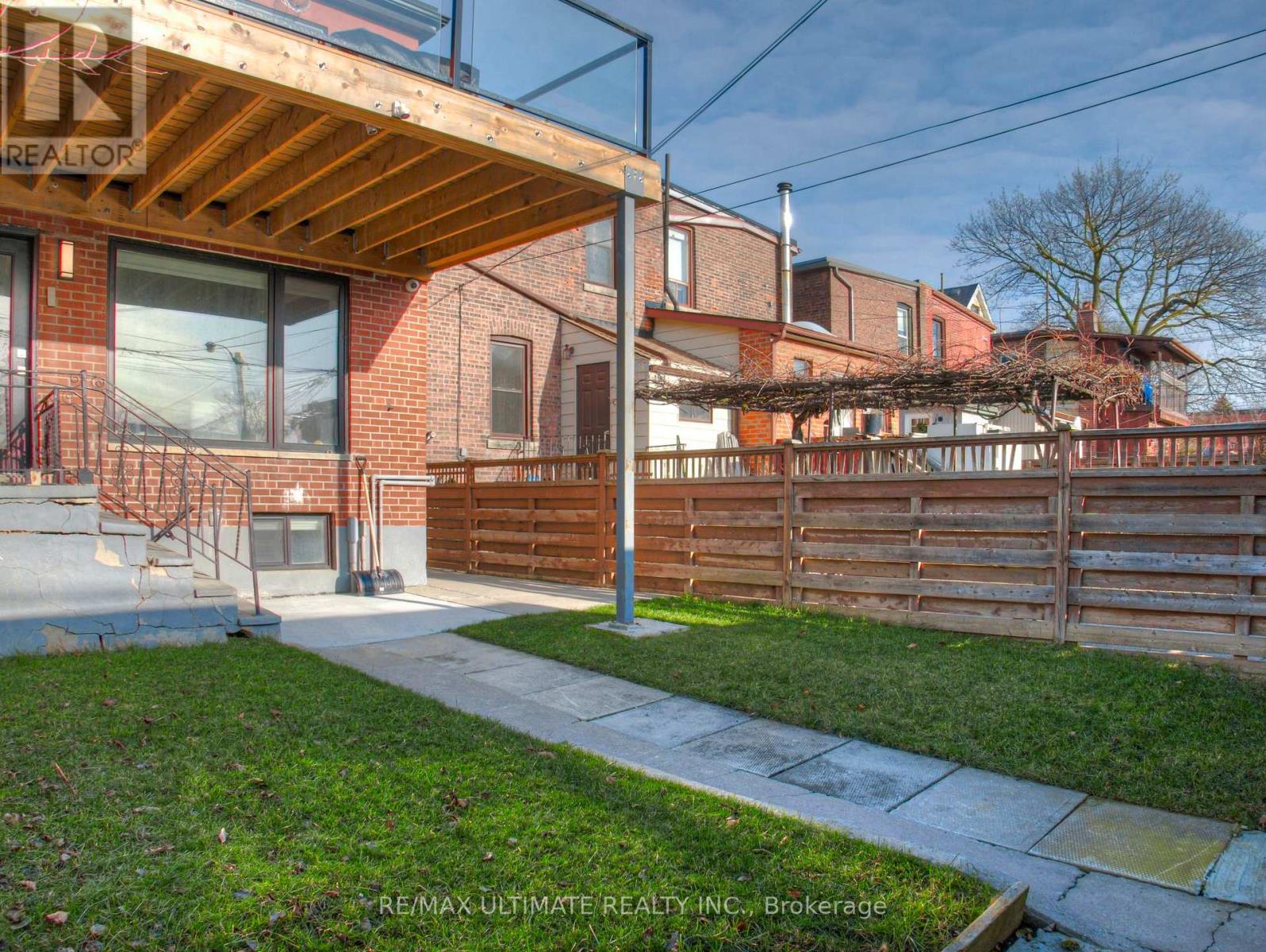 Apt #1 - 115 Wallace Avenue, Toronto, Ontario  M6H 1T8 - Photo 16 - W13142848
