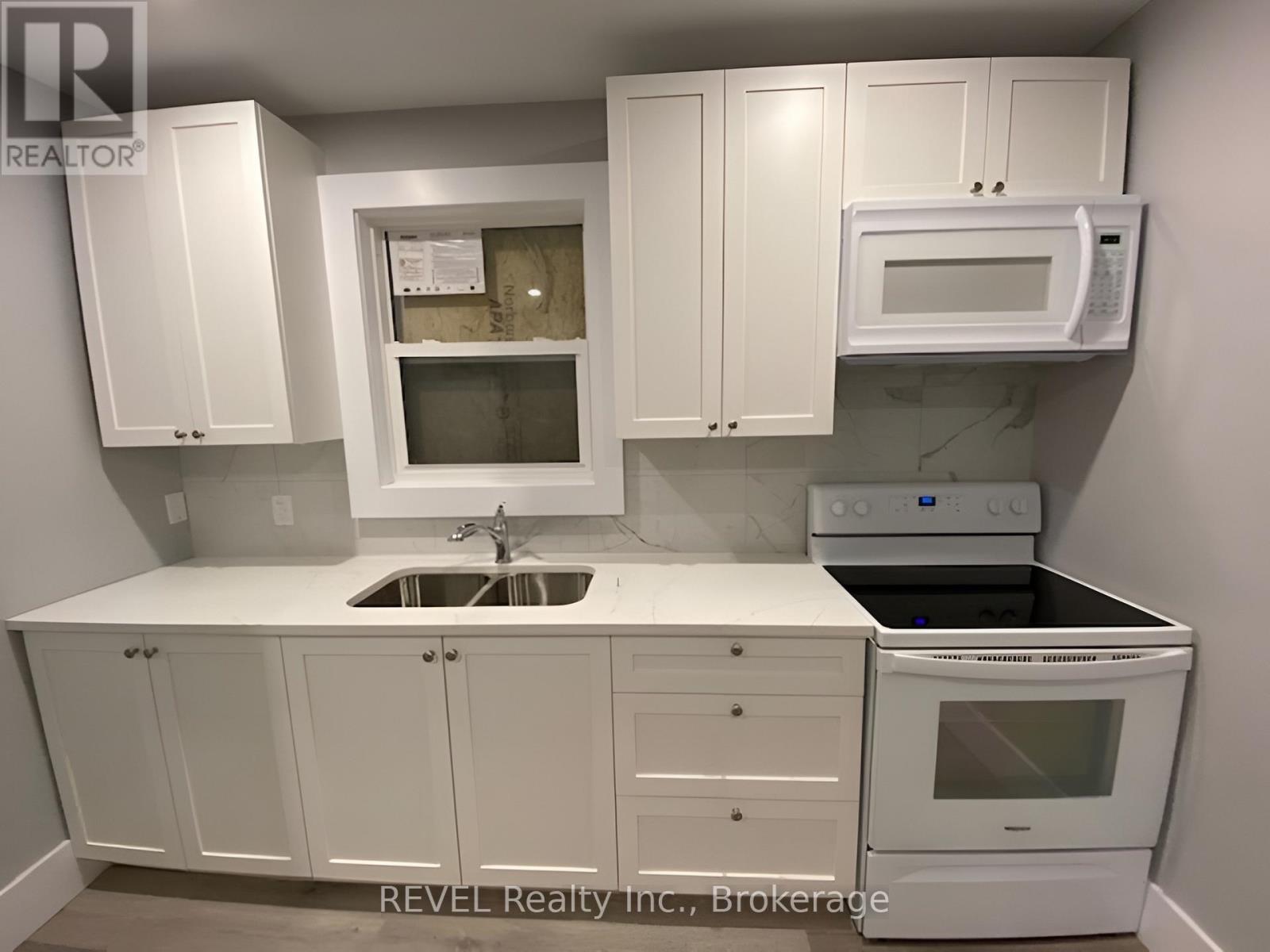 Lower - 21 Plymouth Road, Welland, Ontario  L3B 3C4 - Photo 4 - X13143232