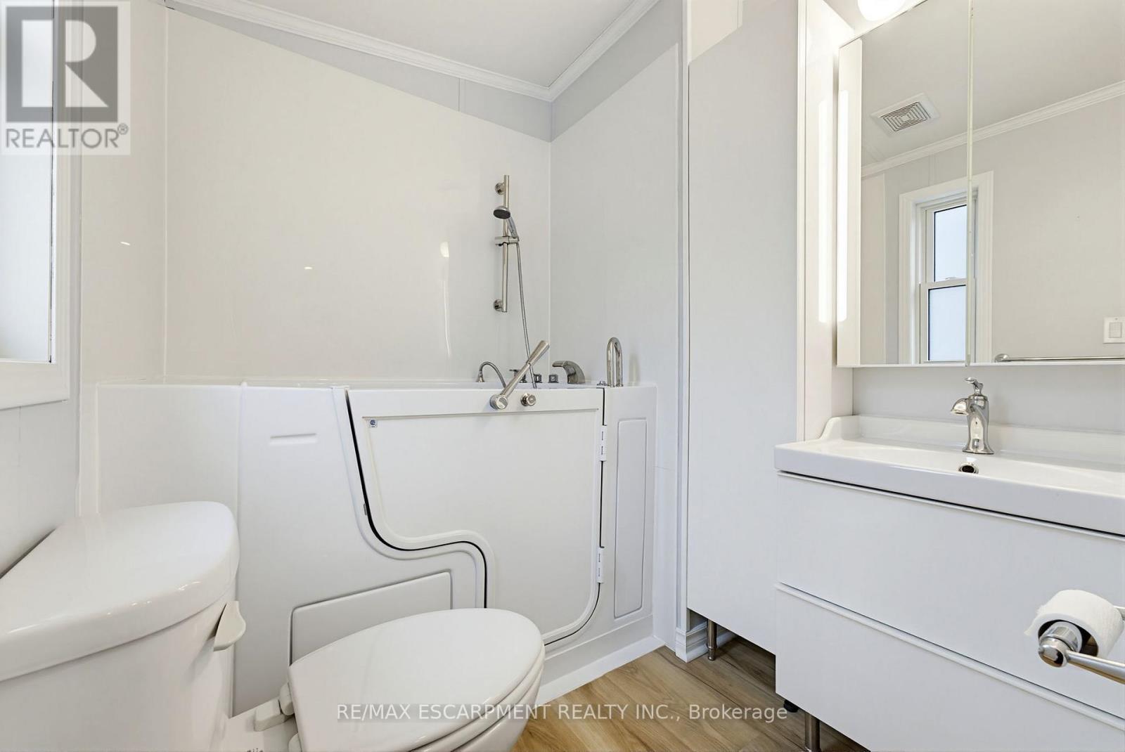 2 Cedar Street - 4449 Milburough Line, Burlington, Ontario L7P 0C5 - Photo 35 - W13142884