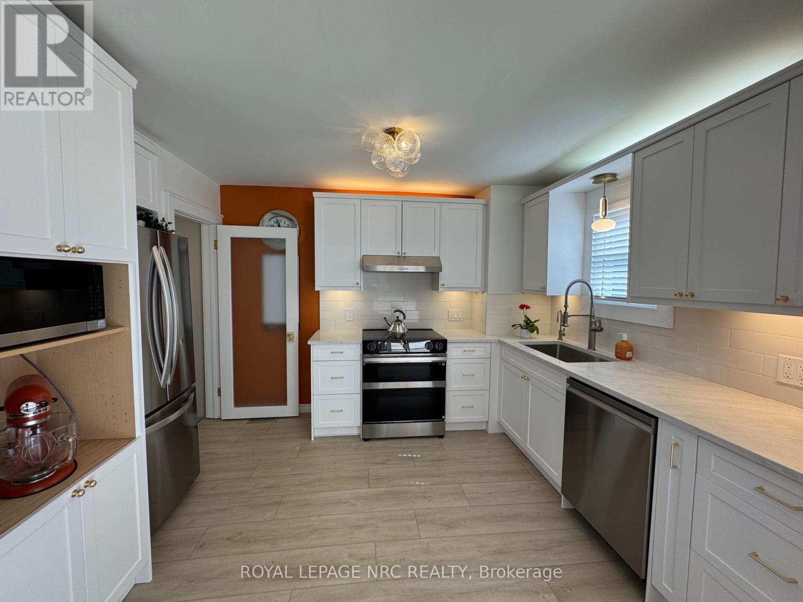 5 Victoria Street, St. Catharines, Ontario  L2S 2K8 - Photo 14 - X13143432