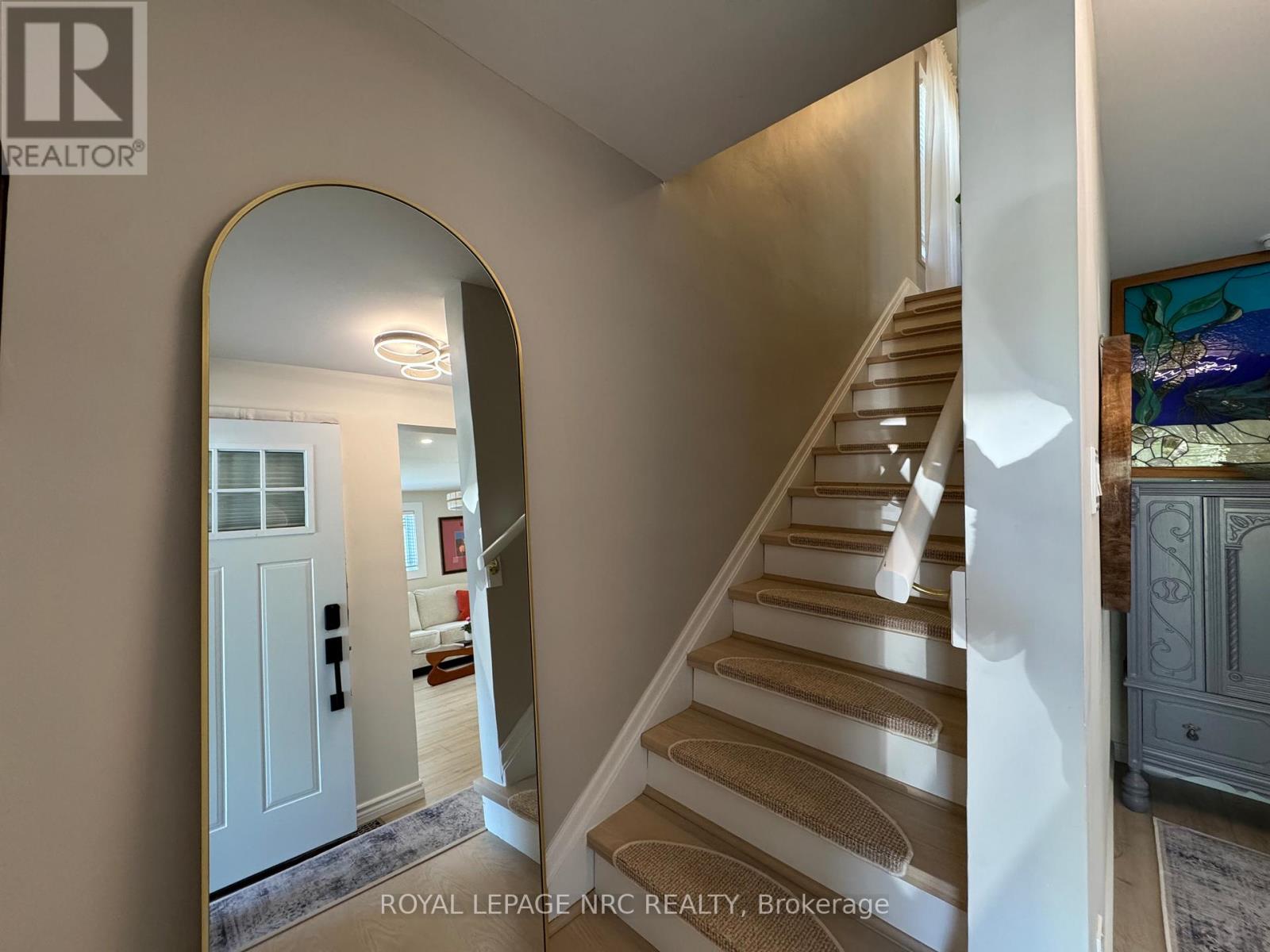 5 Victoria Street, St. Catharines, Ontario  L2S 2K8 - Photo 6 - X13143432