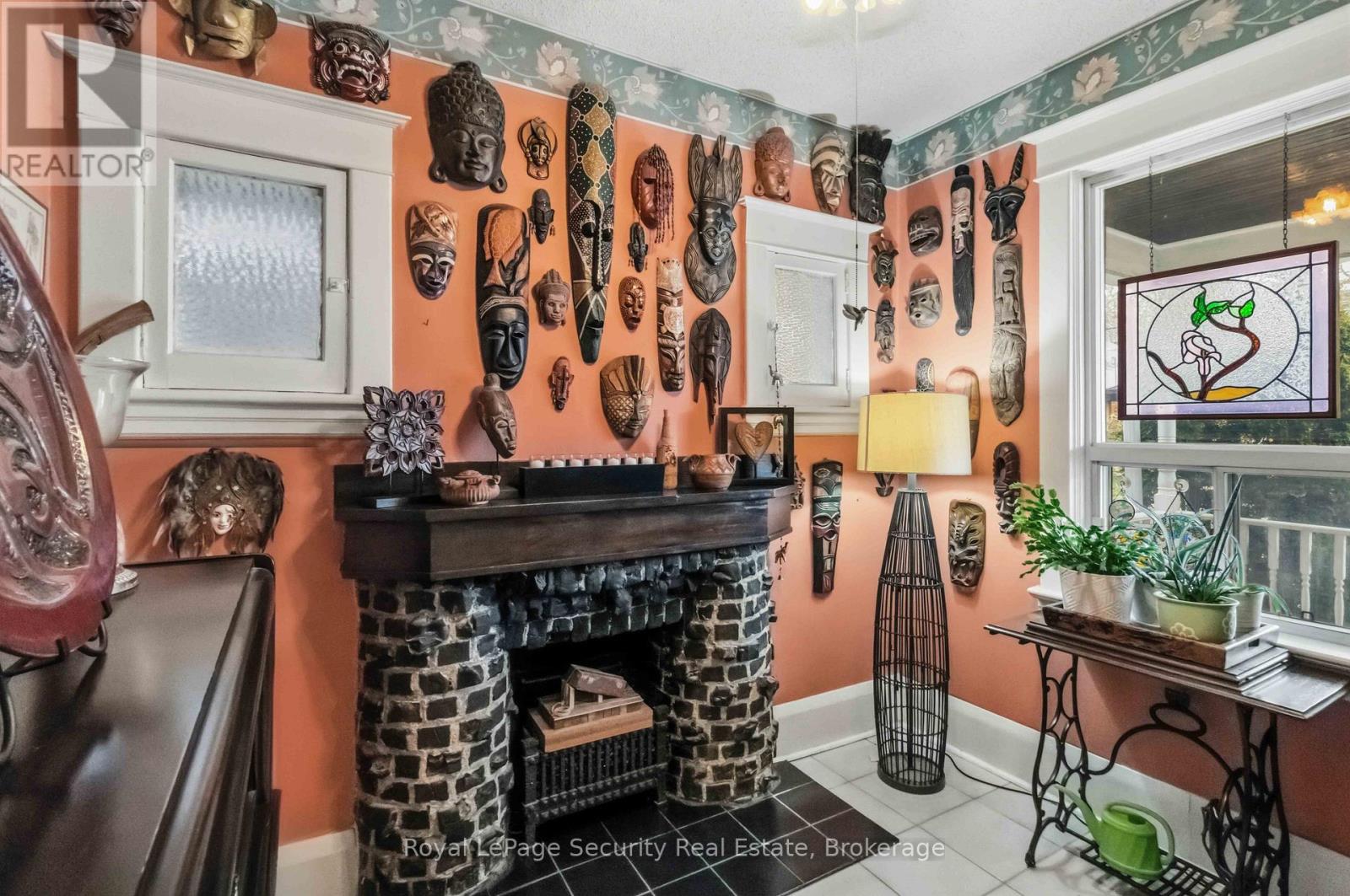 27 Holley Avenue, Toronto, Ontario  M9N 2C4 - Photo 5 - W13142928
