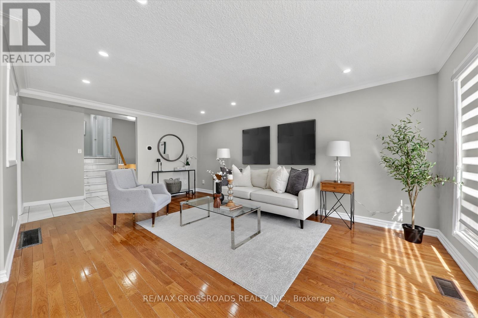 18 Demarco Boulevard, Toronto, Ontario  M6L 2W1 - Photo 1 - W13142980