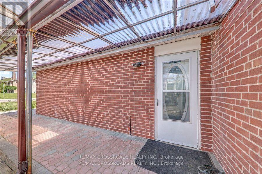 18 Demarco Boulevard, Toronto, Ontario  M6L 2W1 - Photo 3 - W13142980