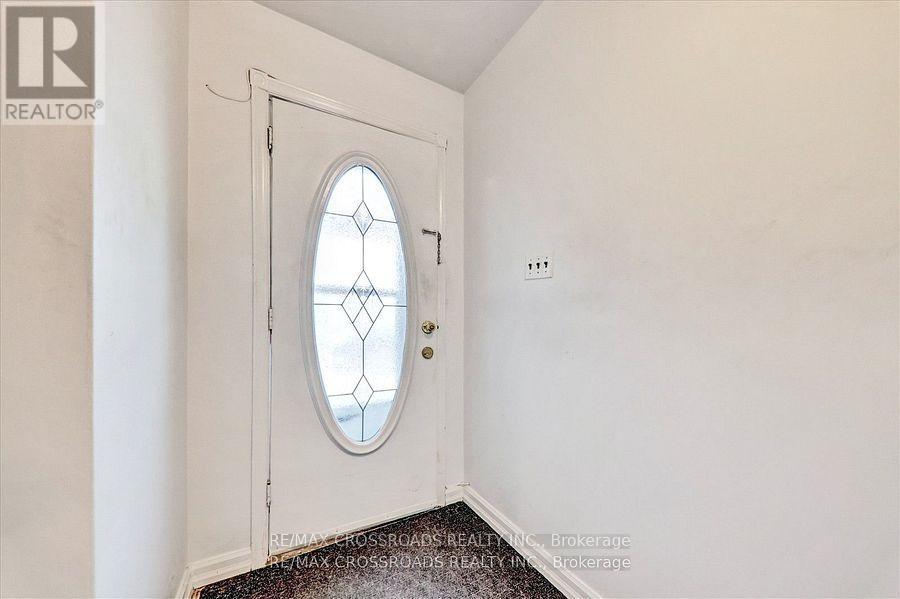 18 Demarco Boulevard, Toronto, Ontario  M6L 2W1 - Photo 4 - W13142980