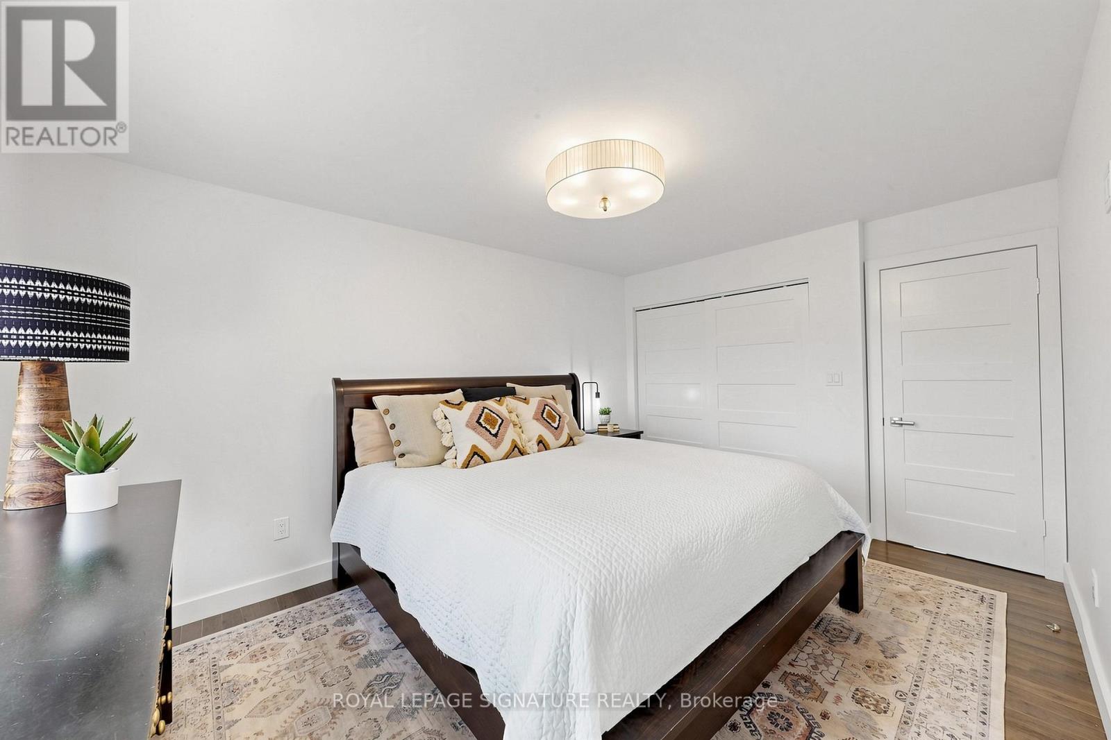 27 Fairwood Place E, Burlington, Ontario  L7T 2B7 - Photo 17 - W13143064