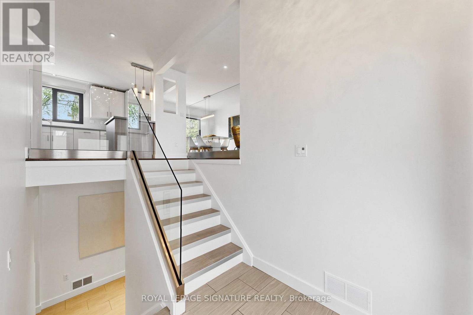 27 Fairwood Place E, Burlington, Ontario  L7T 2B7 - Photo 23 - W13143064