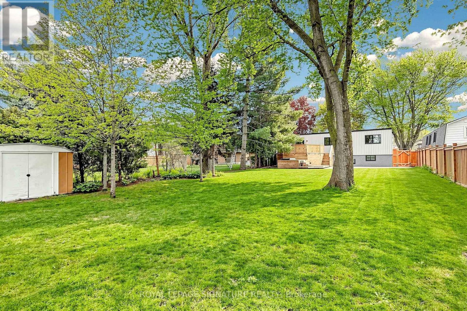 27 Fairwood Place E, Burlington, Ontario  L7T 2B7 - Photo 43 - W13143064