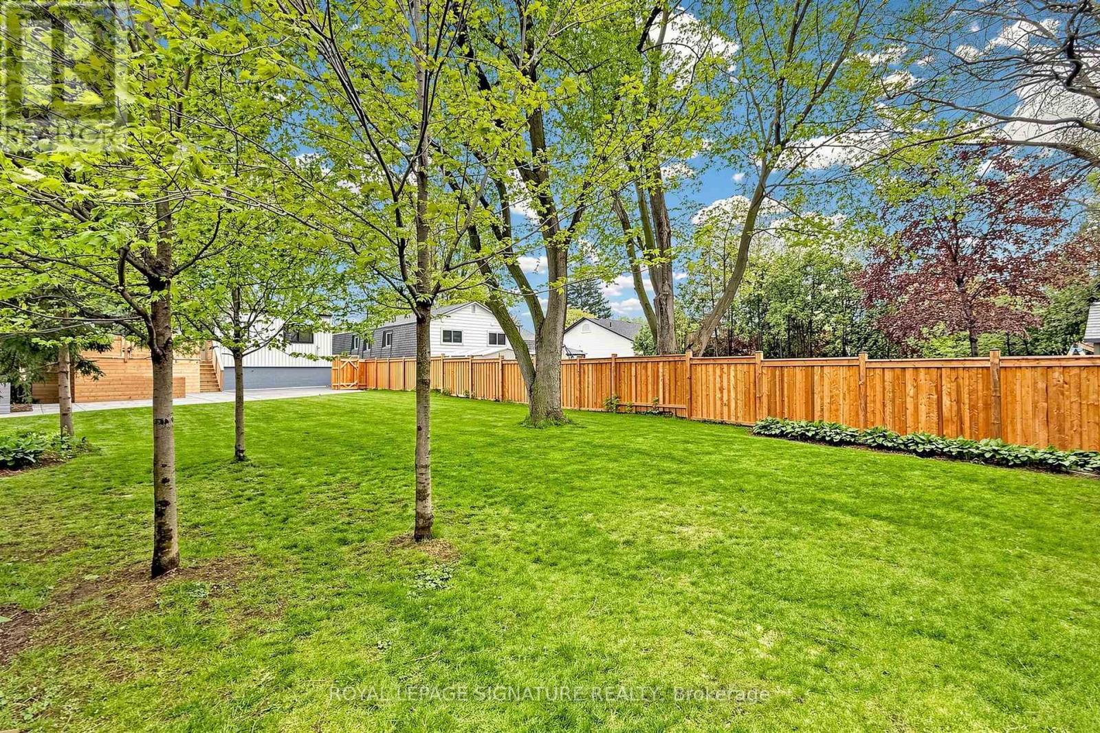 27 Fairwood Place E, Burlington, Ontario  L7T 2B7 - Photo 44 - W13143064