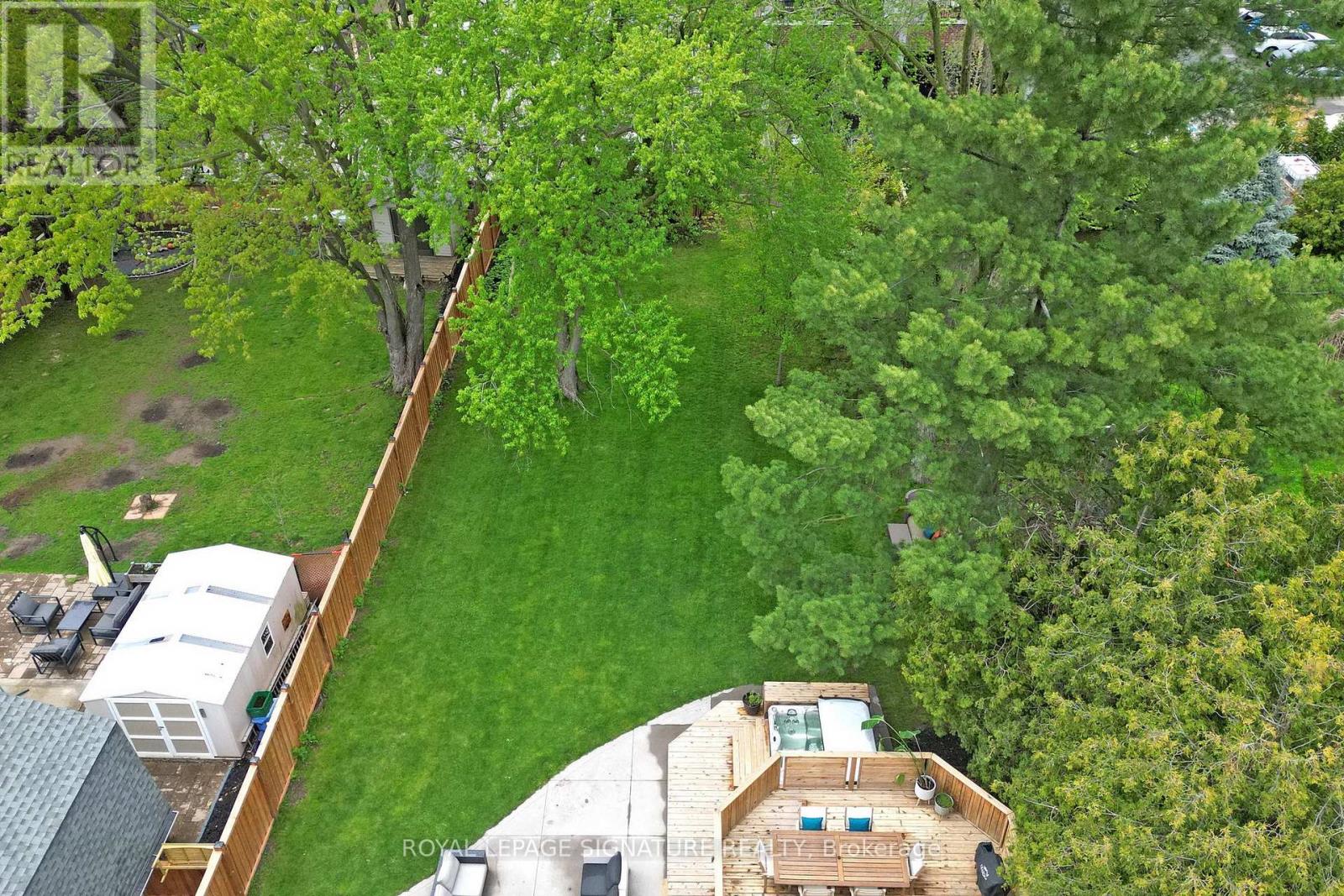 27 Fairwood Place E, Burlington, Ontario  L7T 2B7 - Photo 47 - W13143064