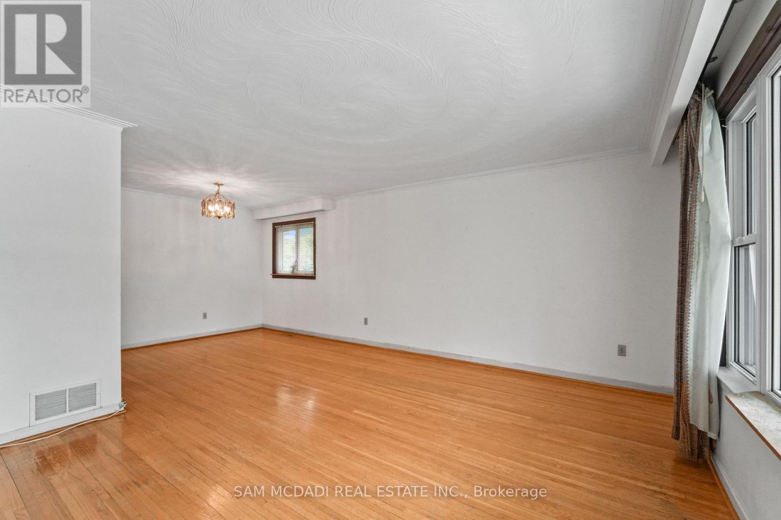2155 Davebrook Road, Mississauga, Ontario  L5J 3M4 - Photo 7 - W13143066