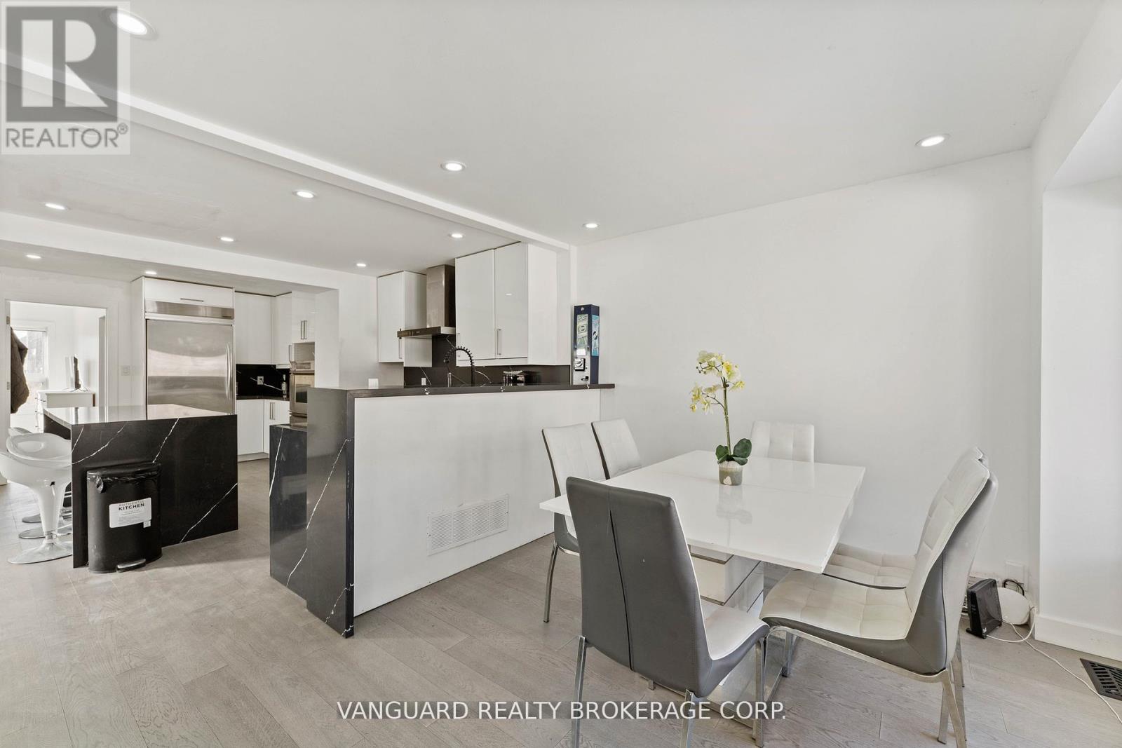 410 Maybank Avenue, Toronto, Ontario  M6N 3S8 - Photo 21 - W13143096