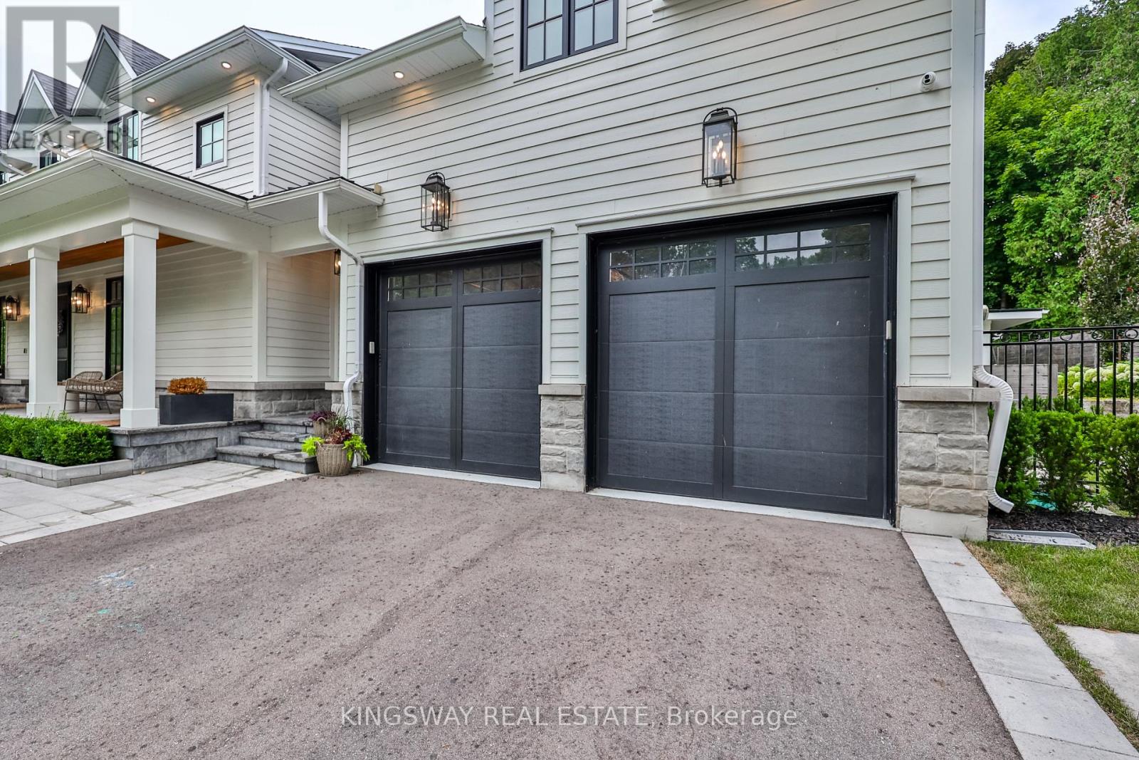 993 Albertson Crescent, Mississauga, Ontario  L5H 3C6 - Photo 3 - W13143102