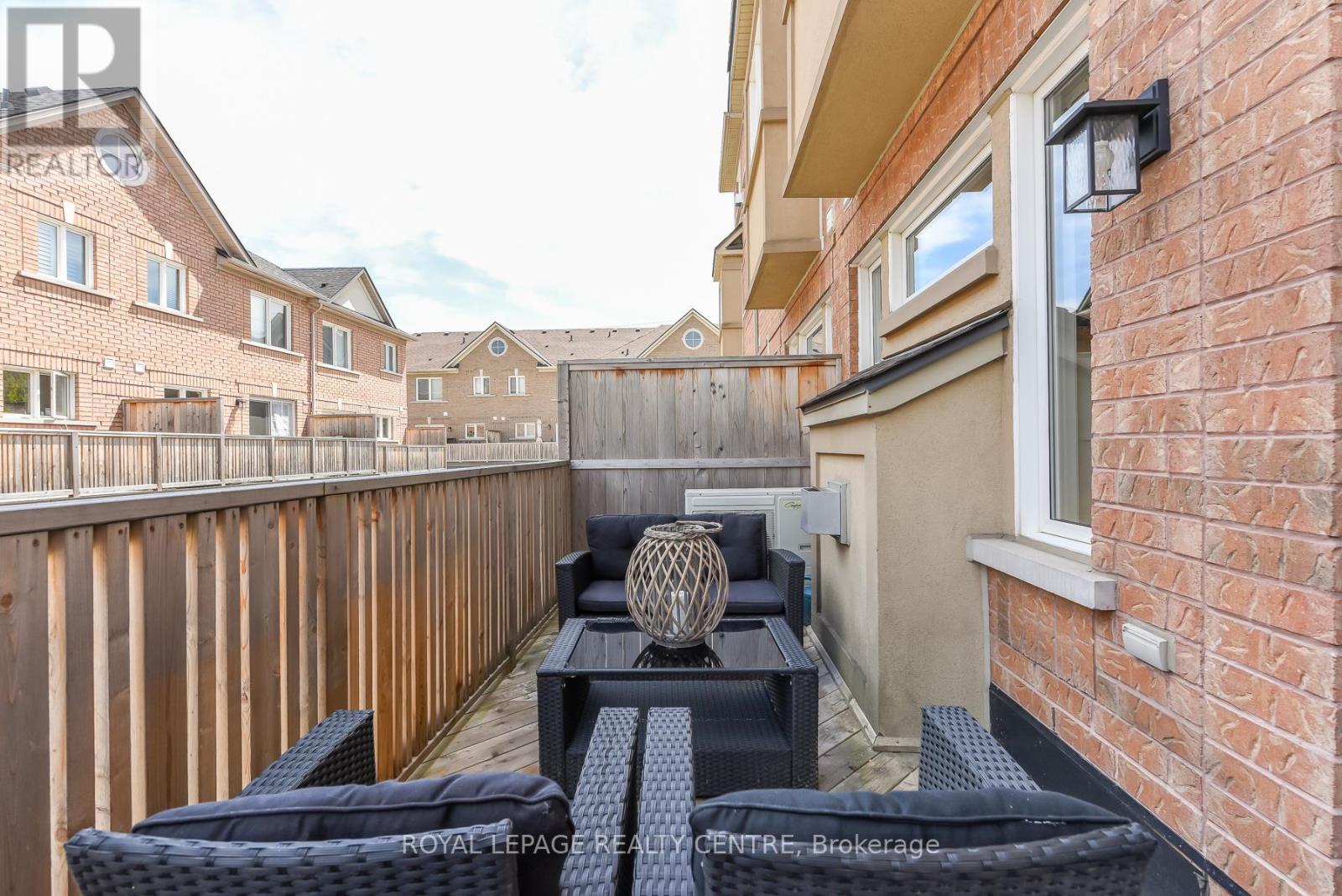 210 - 60 Rosewood Avenue, Mississauga, Ontario  L5G 4W2 - Photo 15 - W13143124