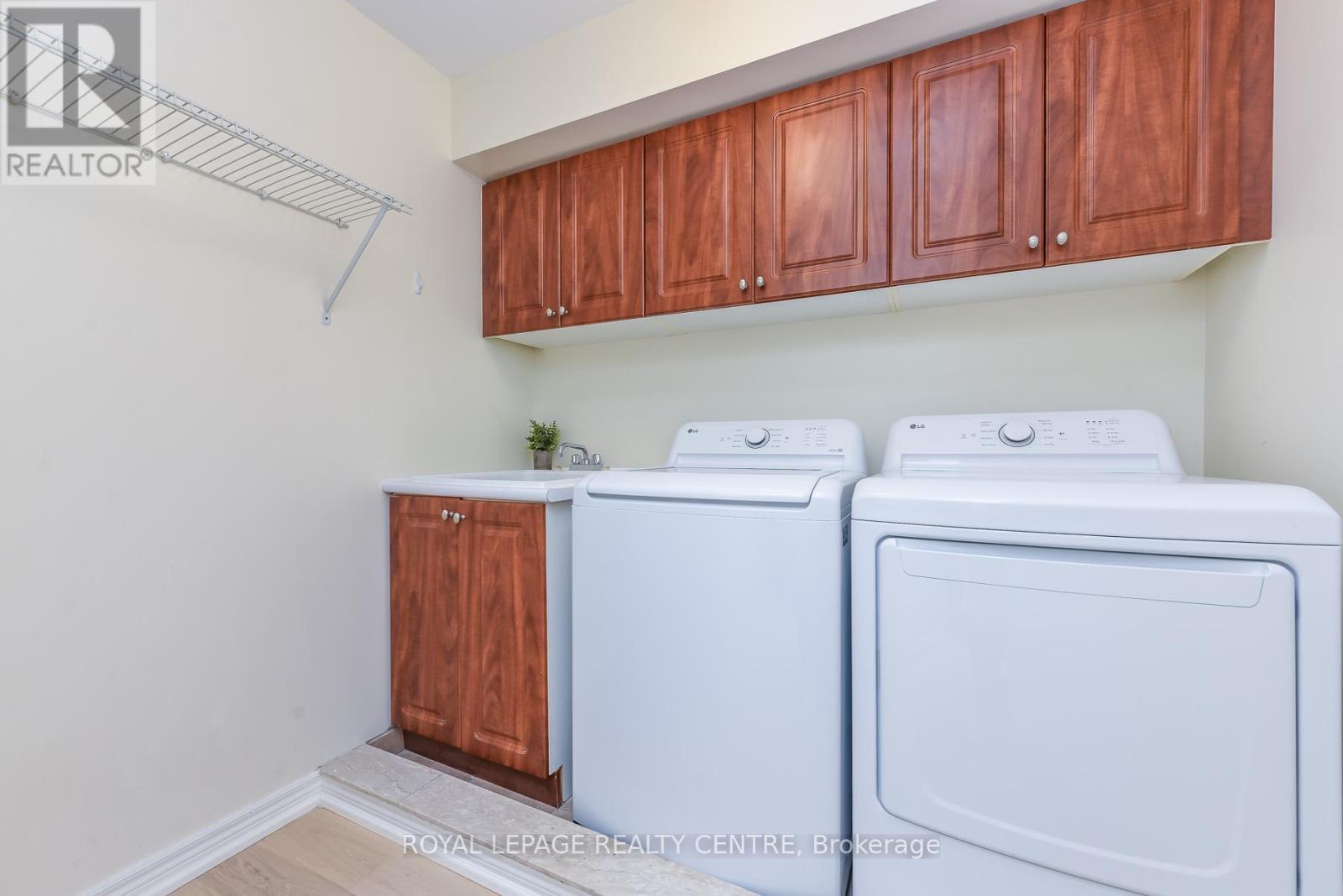 210 - 60 Rosewood Avenue, Mississauga, Ontario  L5G 4W2 - Photo 18 - W13143124