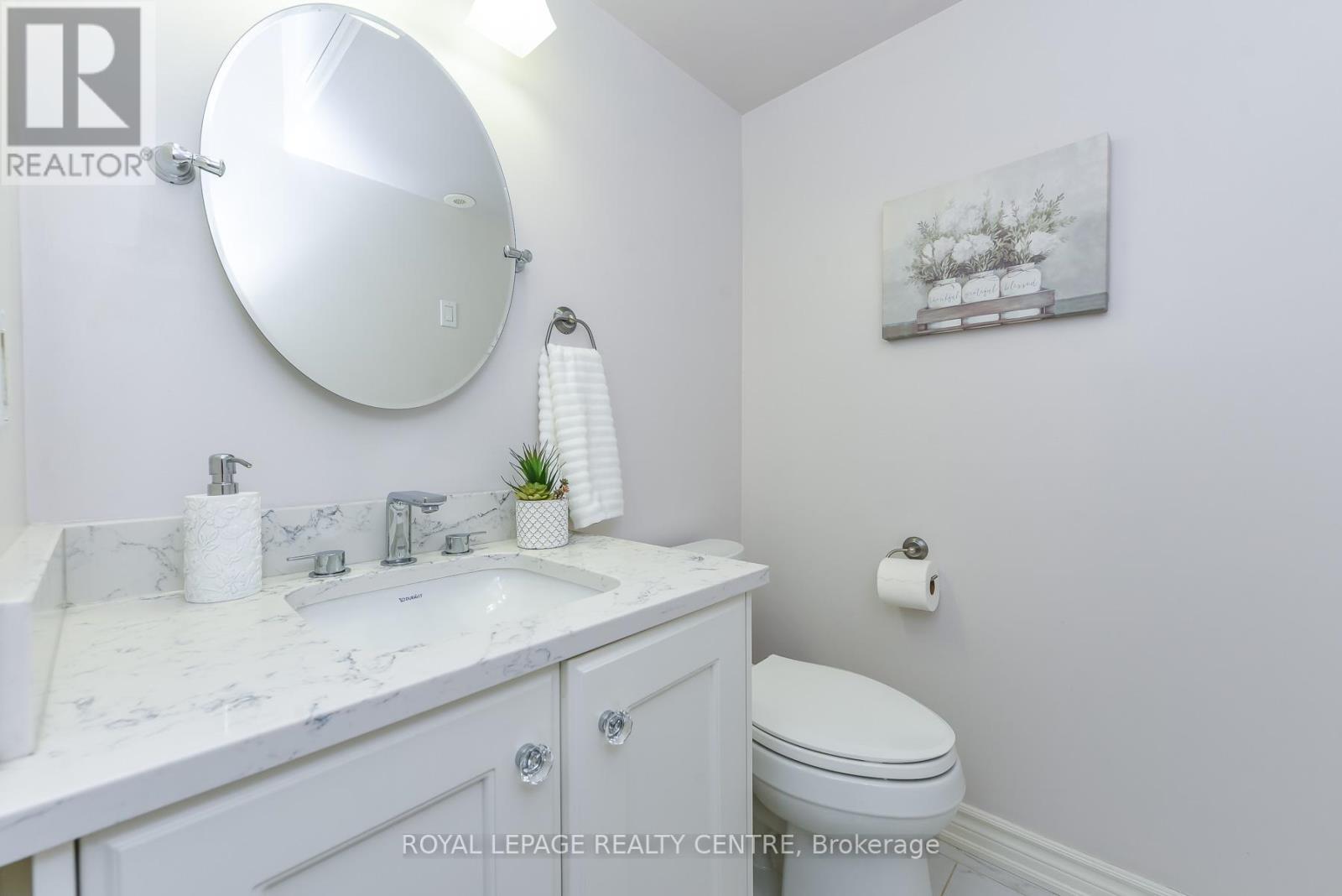 210 - 60 Rosewood Avenue, Mississauga, Ontario  L5G 4W2 - Photo 5 - W13143124