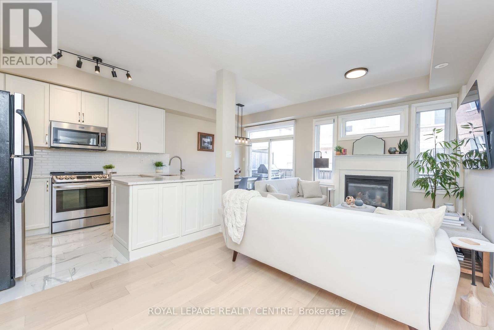 210 - 60 Rosewood Avenue, Mississauga, Ontario  L5G 4W2 - Photo 6 - W13143124