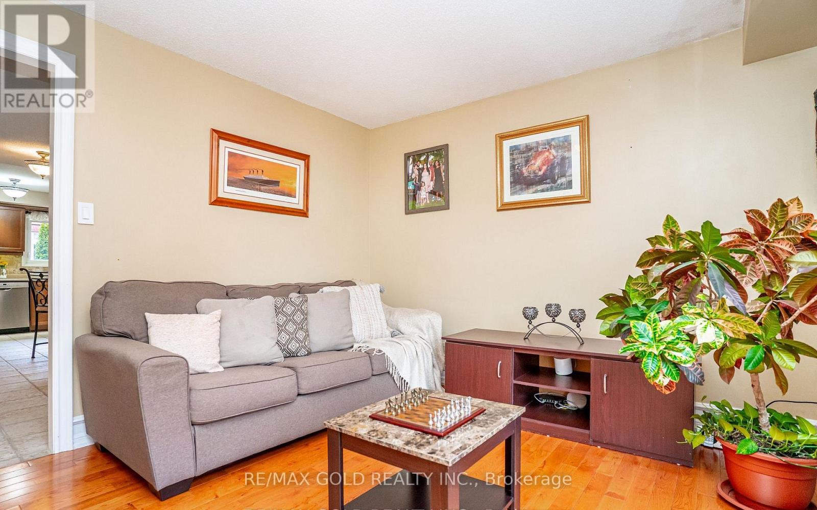 8 Oldham Crescent, Brampton, Ontario  L6Z 1W3 - Photo 10 - W13143132