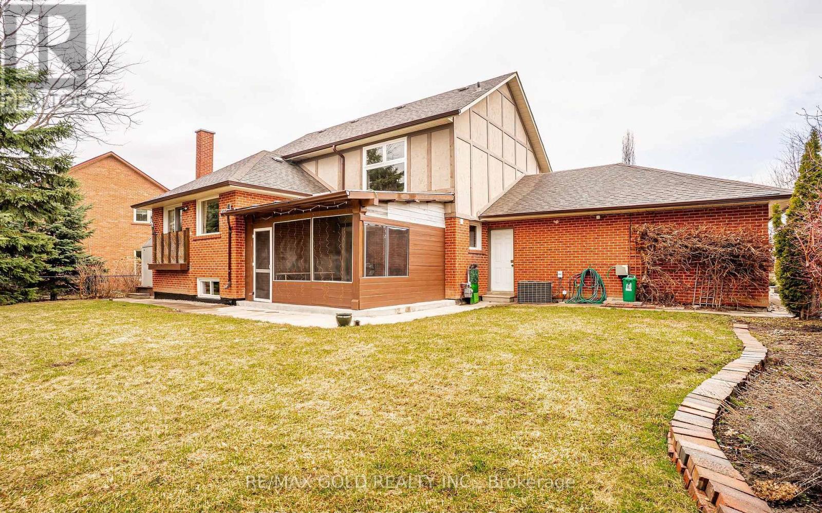 8 Oldham Crescent, Brampton, Ontario  L6Z 1W3 - Photo 42 - W13143132