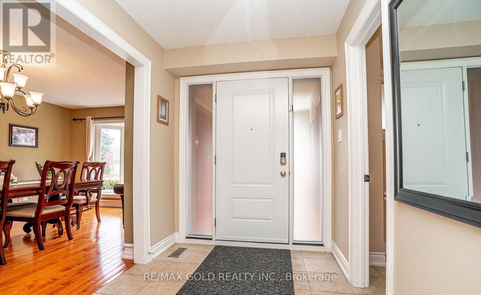 8 Oldham Crescent, Brampton, Ontario  L6Z 1W3 - Photo 6 - W13143132