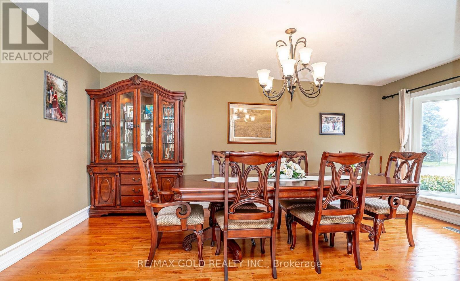 8 Oldham Crescent, Brampton, Ontario  L6Z 1W3 - Photo 7 - W13143132