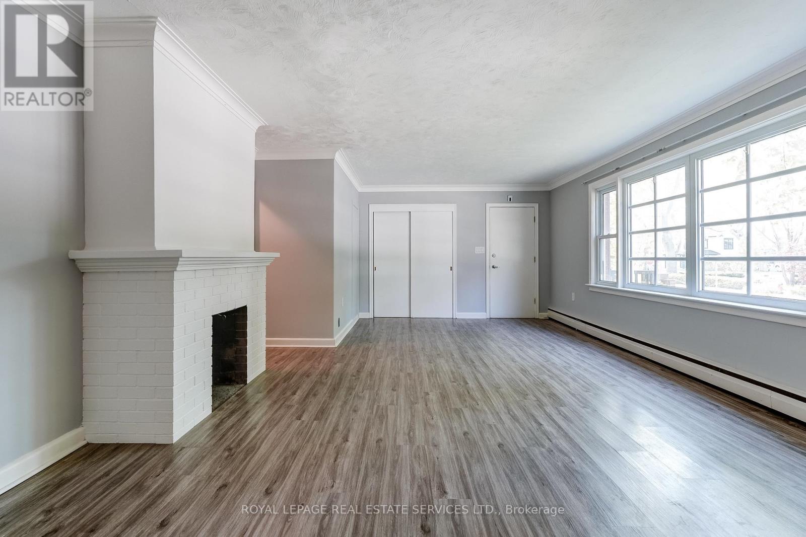 Main Floor - 302 Maple Avenue, Oakville, Ontario  L6J 2H7 - Photo 11 - W13136912