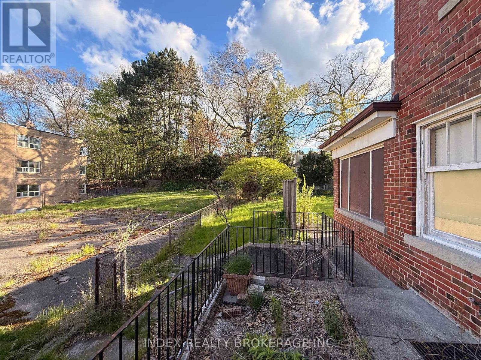 21 Anglesey Boulevard, Toronto, Ontario  M9A 3B4 - Photo 7 - W13130966