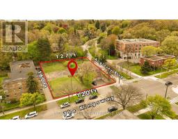 21 ANGLESEY BOULEVARD, Toronto, Ontario