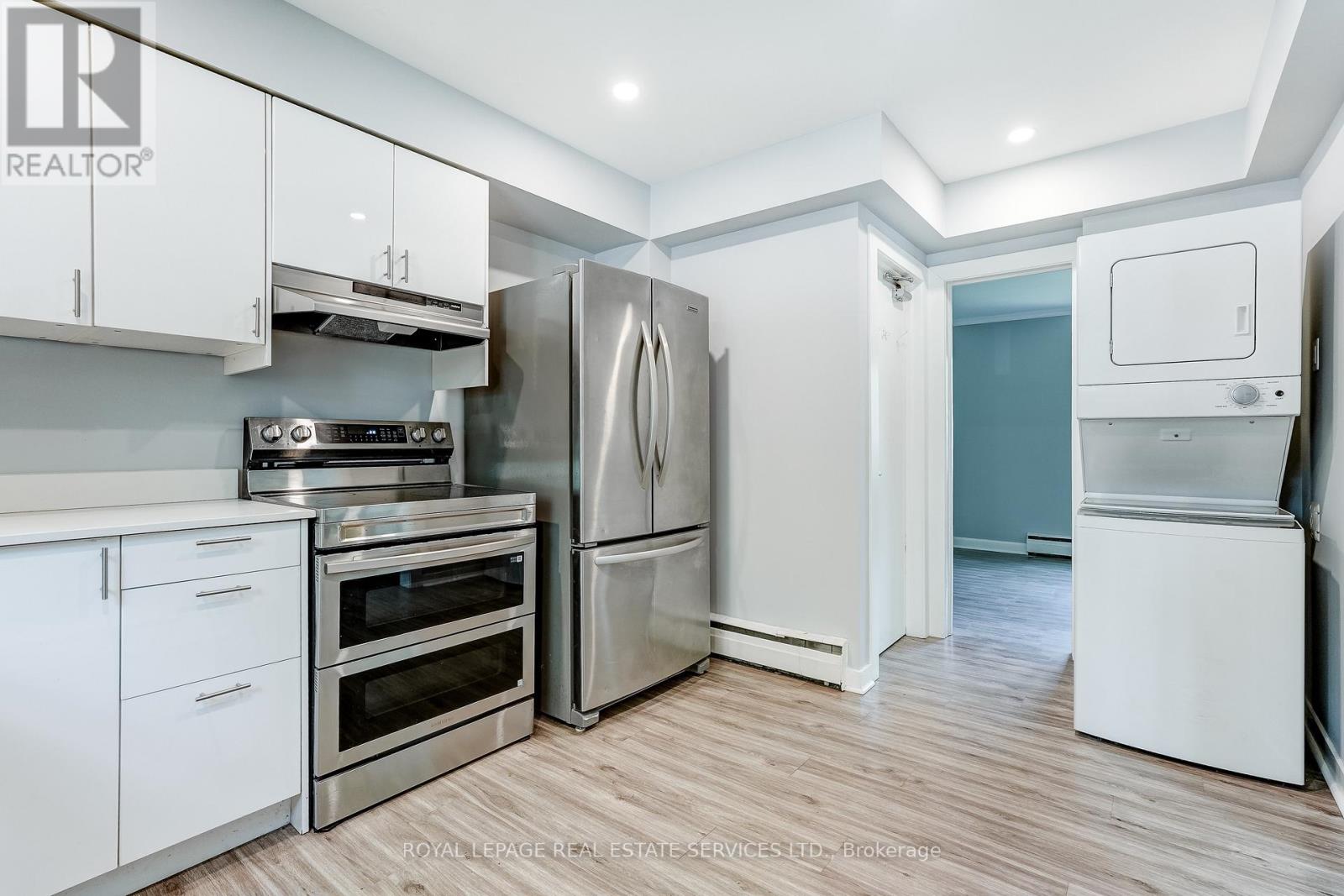 Main Floor - 302 Maple Avenue, Oakville, Ontario  L6J 2H7 - Photo 15 - W13136912