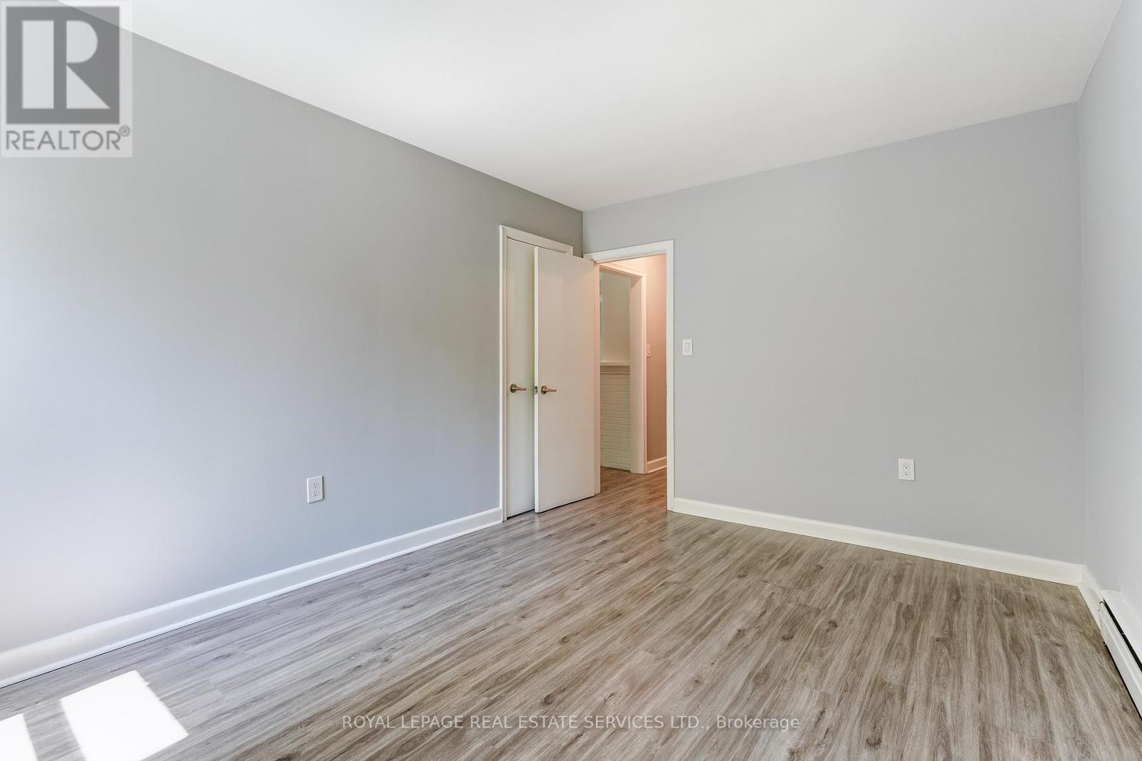 Main Floor - 302 Maple Avenue, Oakville, Ontario  L6J 2H7 - Photo 17 - W13136912
