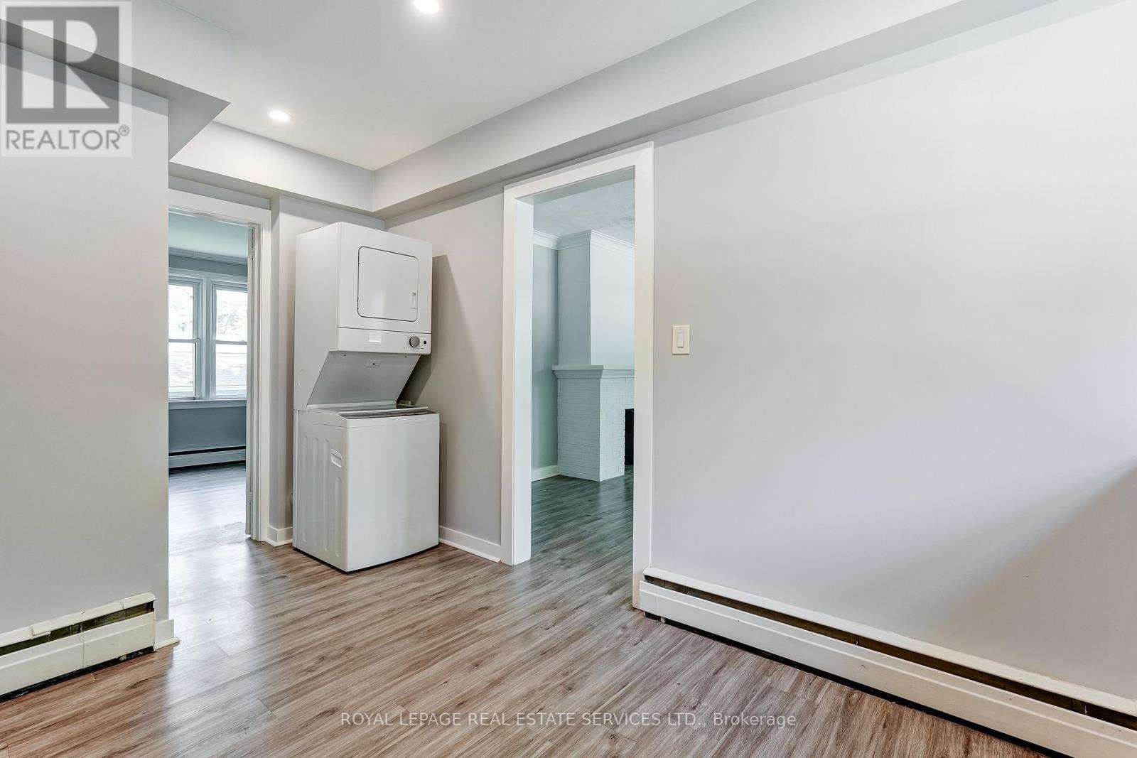 Main Floor - 302 Maple Avenue, Oakville, Ontario  L6J 2H7 - Photo 14 - W13136912