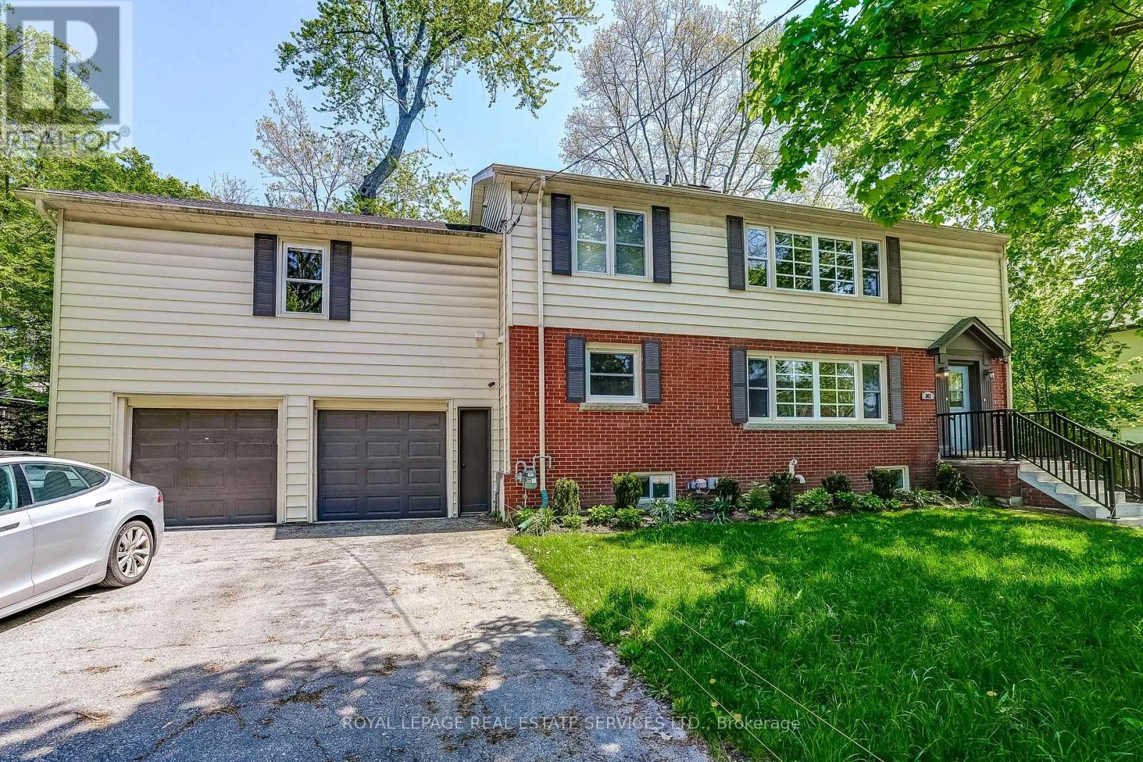 Main Floor - 302 Maple Avenue, Oakville, Ontario  L6J 2H7 - Photo 2 - W13136912